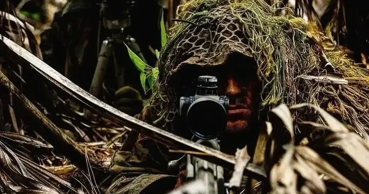 美军B52空袭加兹温军工枢纽，空降师特种部队各部紧急部署！