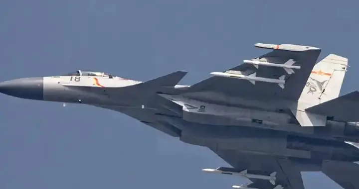 不讲武德！歼-15在148公里处开启雷达，F-15J油门踩冒烟也没用！