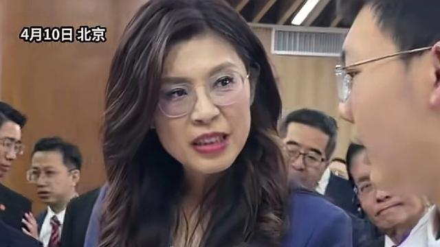 余小丢：   不玩虚