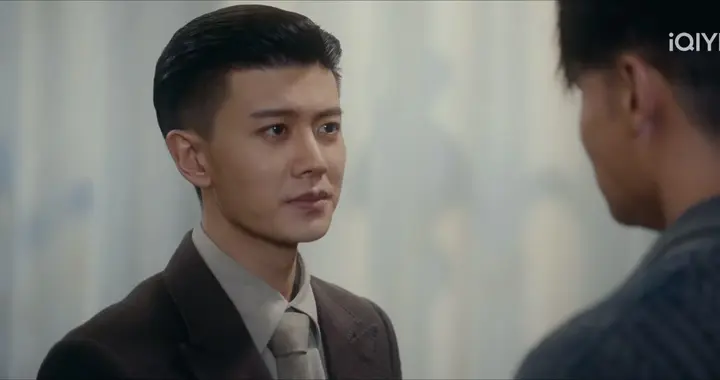 《风与潮》柯麟身份暴露，何贤拒绝马万祺邀请！黄公杰下场太惨