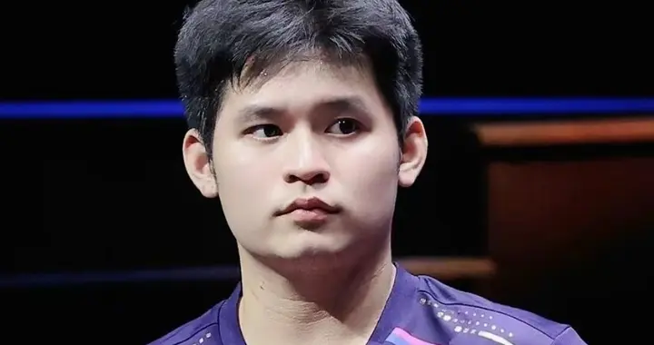 林诗栋又输球了，输得那么自然流畅；自信全无，已无杀招。