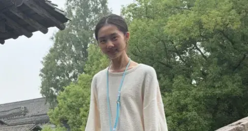 偶遇黄多多和妈妈孙莉，气质灵动少女好漂亮，发量优越惹人羡慕