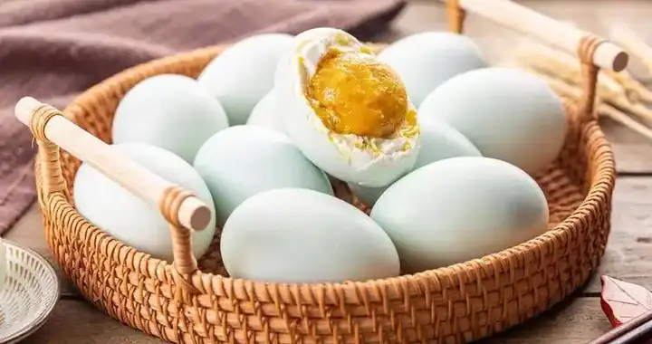 鸭蛋被关注！研究发现：吃得越多，肌少症老年人肌肉流失或越慢？