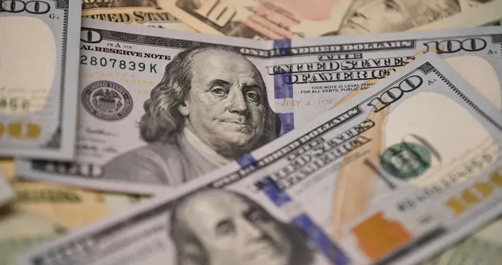 美国欠债破 40 万亿，年息超军费，化债为啥全白忙活？