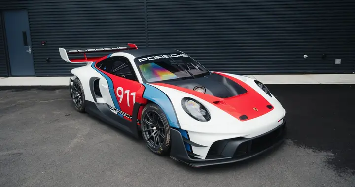 第7台拍卖，挣脱FIA枷锁的911 GT3 R Rennsport