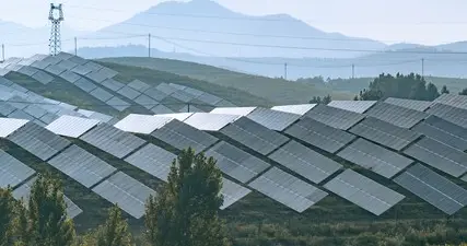 光伏业亏损：1.8倍产能过剩下的转型生死战，高质量发展拐点已至