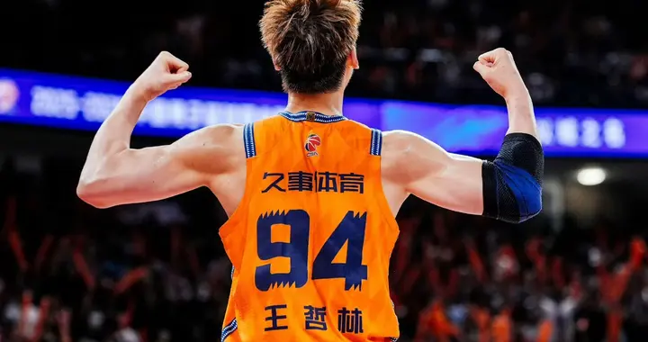 CBA总决赛！上海男篮4-1浙江广厦，斩获队史第二冠，王哲林终圆梦