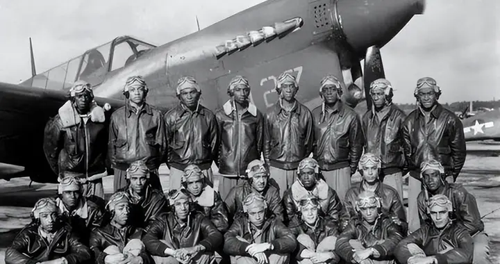 一旦开战，美国约有8万名飞行员可随时上战场，我们有多少呢？