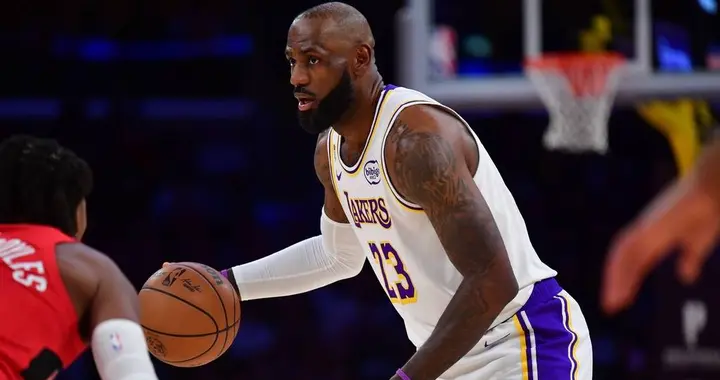 NBA改朝换代了！全明星首发无詹姆斯 老巨星黯然离场