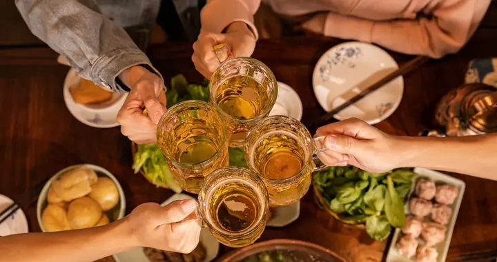 痛风去世的人越来越多？提醒：宁可喝茶水，建议也别做这6事