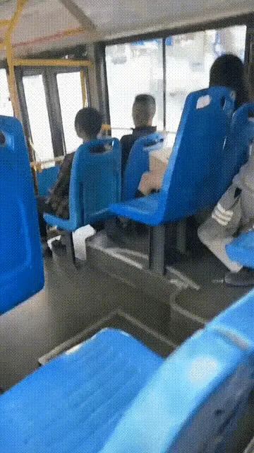 毛孩子薯条：这个人有病，不是身体有病就是