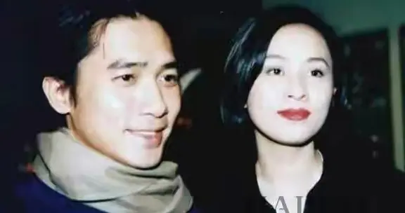 难怪梁朝伟说刘嘉玲没得奖是因太漂亮，当年的她漂亮到秒了张柏芝