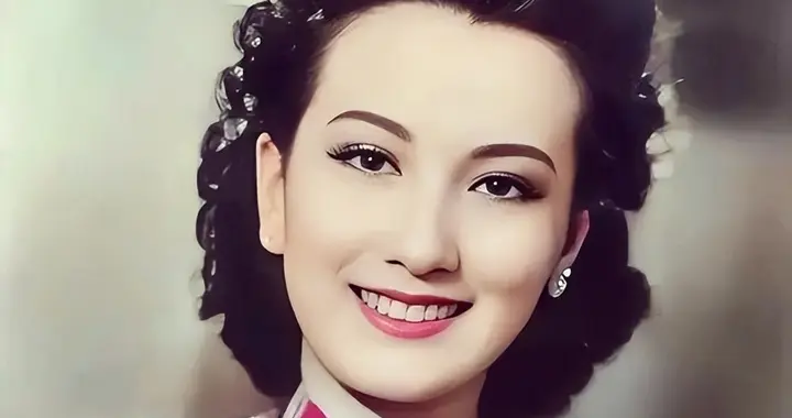 他被妻子怂恿与养母对簿公堂，最后却众叛亲离，至今仍是孤身一人