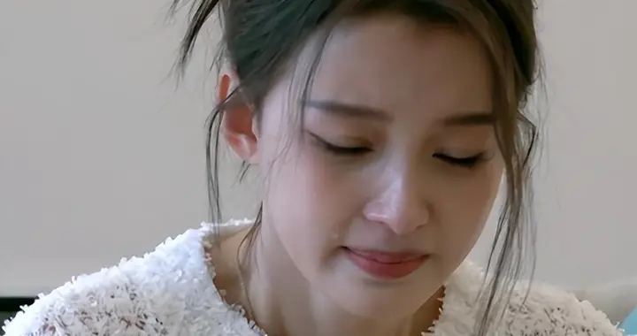 离婚3年后，高调宣布喜讯的董子健，将孙怡的尴尬处境展露无遗