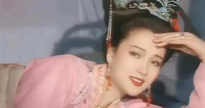 纪念何晴——古典美人皮囊下，被昆曲重塑的假小子