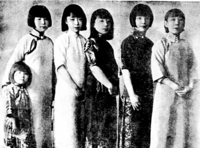 军阀杨森娶12个老婆，90岁时17岁小妾问：有几个是心甘情愿嫁你的
