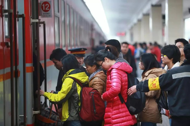 节后返程严防甲流，专家推荐：出行可备好连花清瘟等抗病毒药物