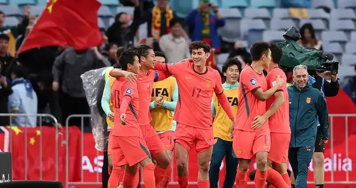 2-0完胜库拉索！邵佳一的国足首秀，为何比洋帅赢得更让人踏实？