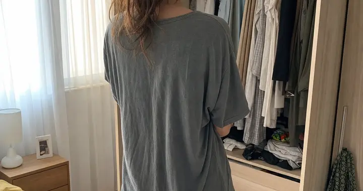 早上站在衣柜前发呆？不是你不会穿，是你太久没为自己动心了