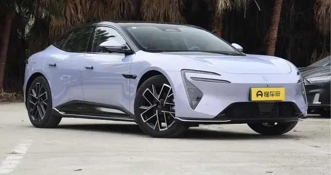 没充电桩也能冲！阿维塔06 Pro增程版用车无压力，太懂打工人