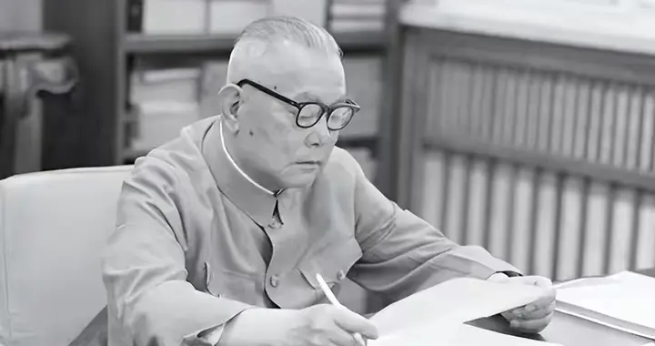 1979年人口政策大辩论，李先念主张最好生两个，陈云宁愿挨骂