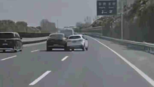 谷间寻溪流的行者：高速行车， 和已婚男人