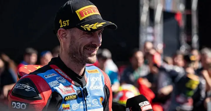 法国冠军车手锐评张雪机车夺冠，7字一针见血，直戳中国人心窝里