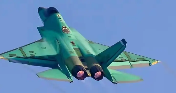 台飞行员被“忽悠”遇难，F16越摔越上瘾，中国歼35首飞“打脸”