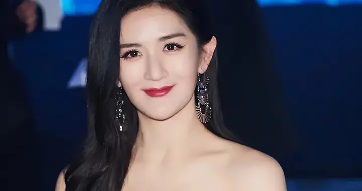 继岳云鹏后，又一明星走上他的老路，才一天就遭众人呼吁吃相难看