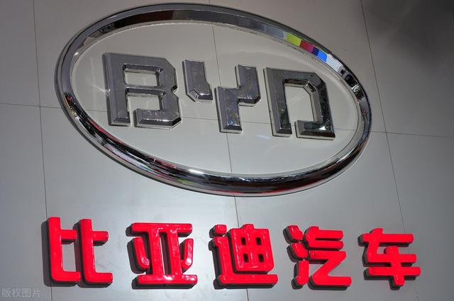 比亚迪扔核弹级消息：27年固态电池上车，续航千公里！油车凉了？