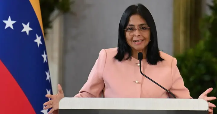 扮猪吃虎？忍耐四个月，委代总统撕破伪装，率几十万大军硬刚美国