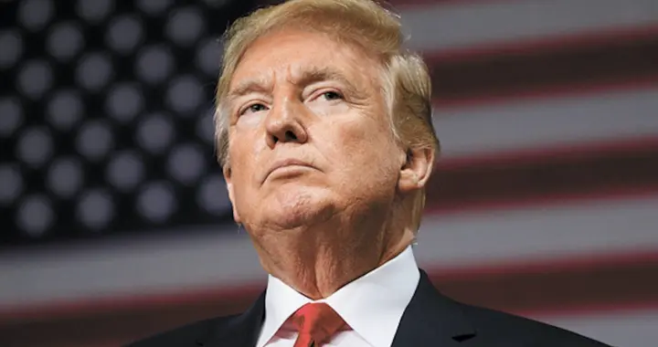 伊朗有救了？一架专机降落北京，王毅表明态度，替美承担部分责任