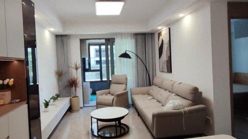 装宅先生：我表妹装修，说不买沙发，我姨骂