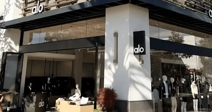 十年海外贴身缠斗，AloYoga登陆中国，直面lululemon霸主地位