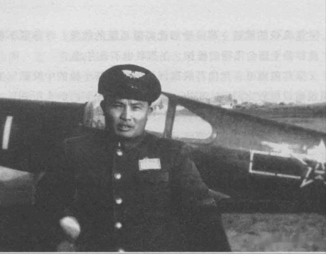 1950年刘亚楼选调航校参谋长，没人愿意，二野师长：我愿意担任