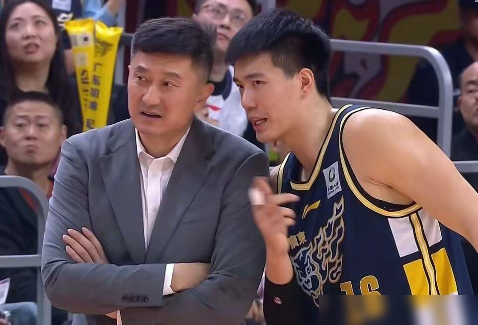 别再吹广东了，一个男人就足够掀翻他们。 你以为杜锋那套吼人战术天下无...