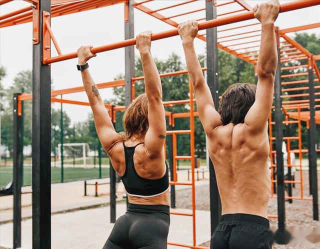 告别“纸片背”：打造背部肌肉的宽厚感！