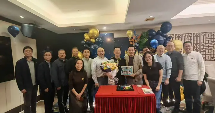 华为智界CEO官宣，智界V9领衔鸿蒙智行高端产品