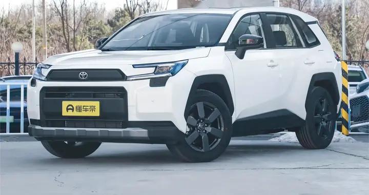 油价逼近9元！一汽丰田RAV4荣放2026款，戳中千万家庭选车痛点