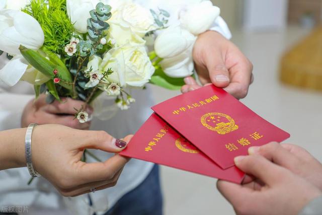 夫妻之间，最伤丈夫心的，大多是女人的以下3种行为，基本错不了