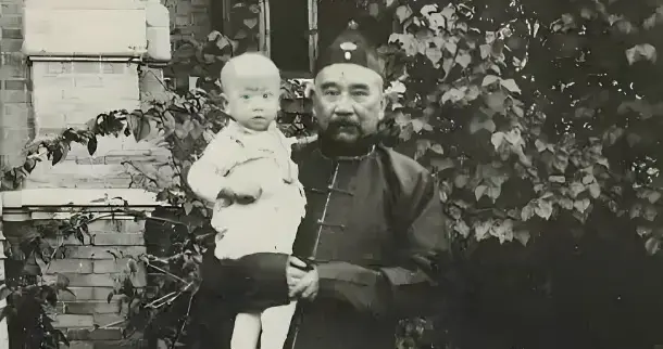 北洋败家子，张梦潮一生劣迹斑斑，家产败光后一段早年善缘救了命