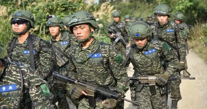 解放军突破最后防线，台北地标近在咫尺，特朗普表态，赖清德改口