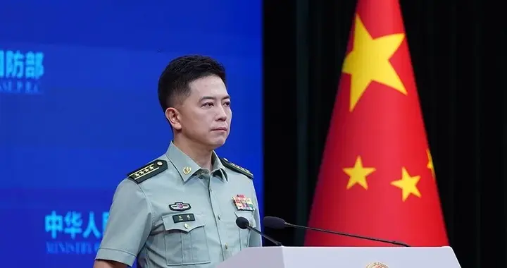 在我国拆除黄岩岛设施和军方表态后，菲律宾立场软了，菲防长怂了
