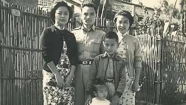 虎贲之刃：老照片里的时代印记   这张黑