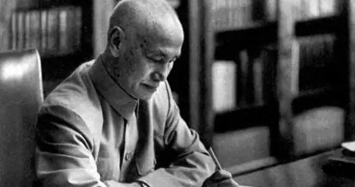 1988年蒋经国去世，贴身侍卫戴燕追忆孔二小姐发出大声笑语的场景