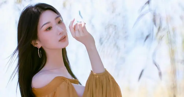 毛晓彤｜简直是油画里走出的精灵，灵气逼人，太惊艳