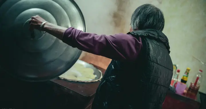 现在的农村办酒的是父辈在帮忙，总有一代人跟村里诀别，有道理？