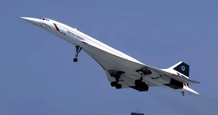 美国禁飞令突袭，中航司不受限，俄领空变战场。