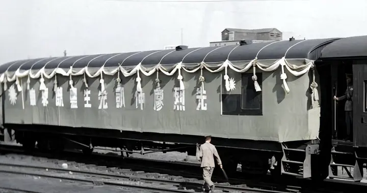 1935年，廖仲恺迁葬南京的镜头，何香凝送丈夫最后一程，哀荣备至