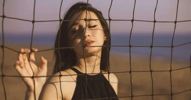 出轨“流行”背后：是欲望的狂欢，还是婚姻的警钟？